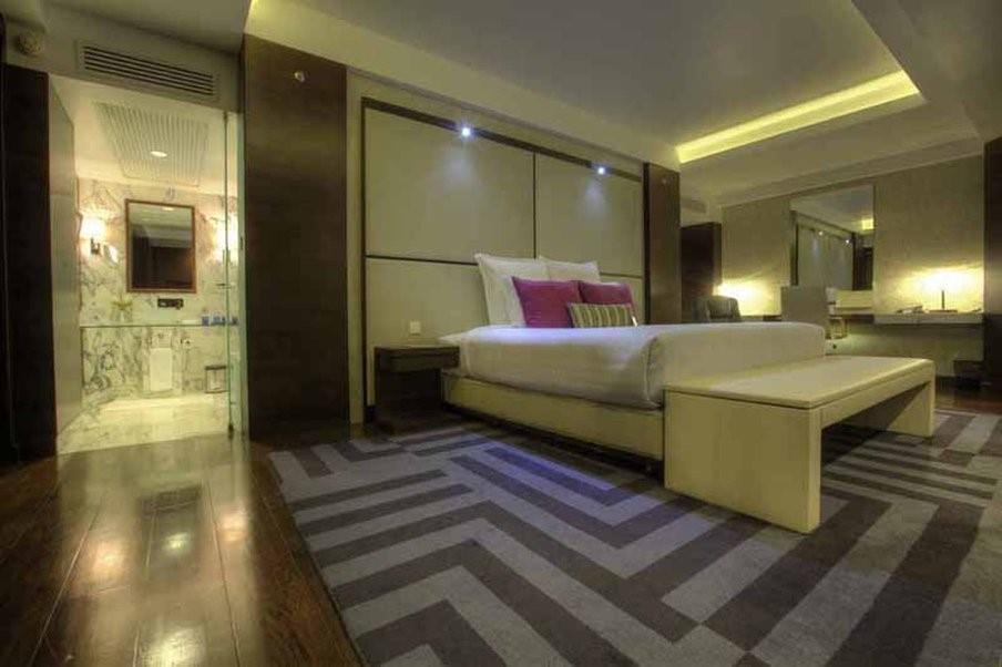 Avari Towers Karachi Room photo A bedroom at the hotel