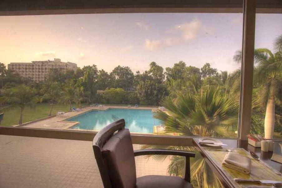 Avari Towers Karachi Facilities photo The pool at the Taj Bengal