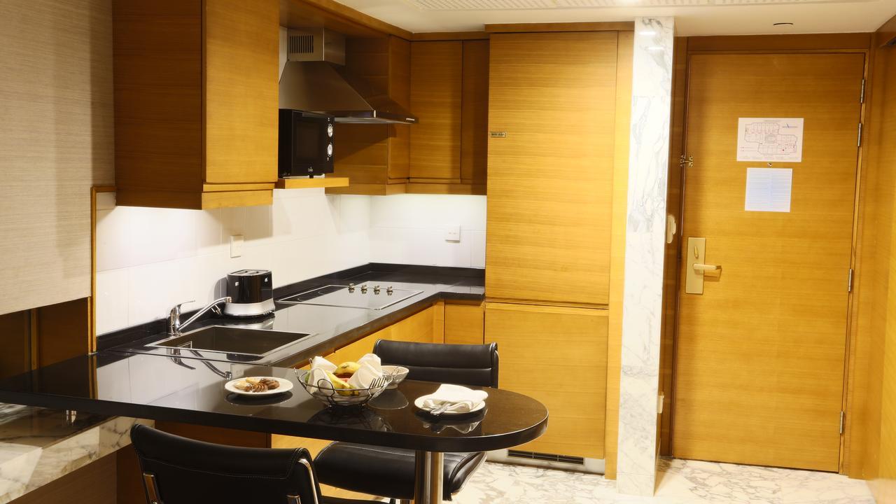 Avari Towers Karachi Exterior photo A kitchen in a suite